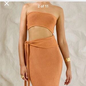Orange or rust colored crazy sexy dress.😍🤪